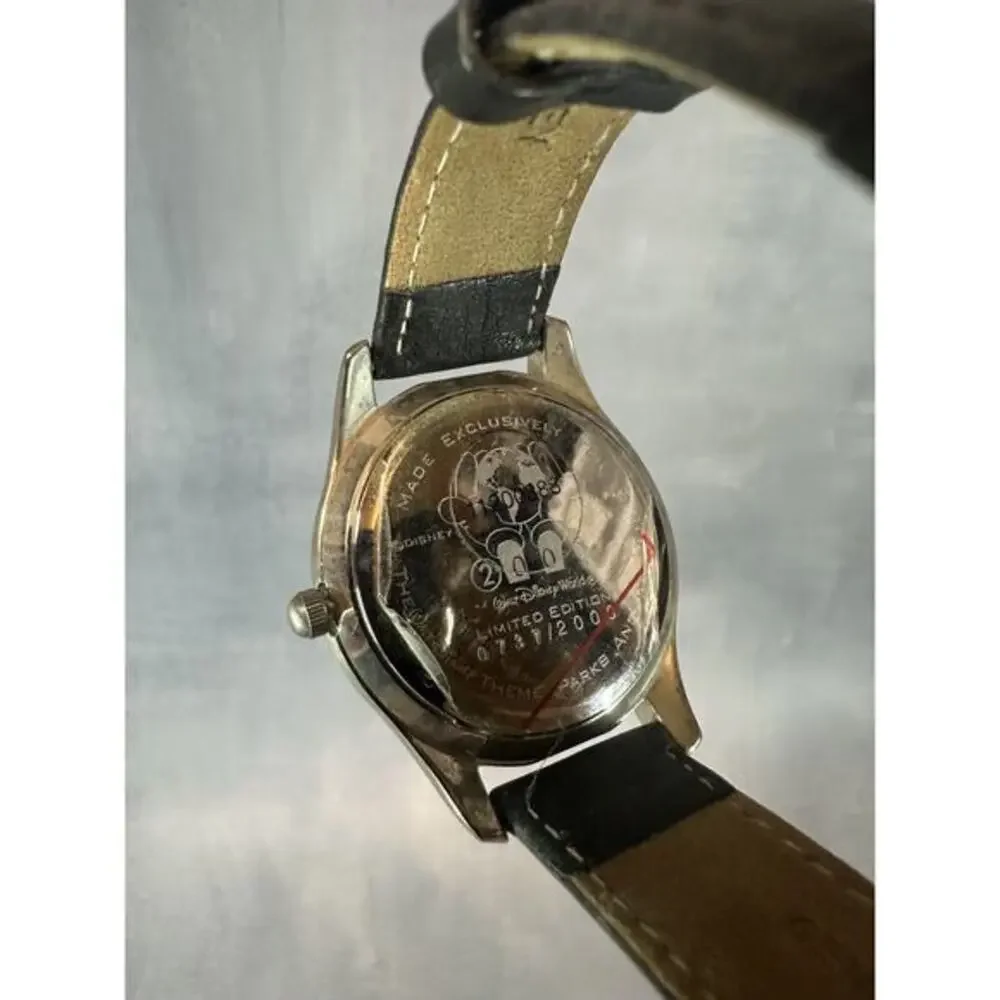 Vintage DISNEY EPCOT 2000 MILLENNIUM WATCH w/ Globe Hand in Hand 737/2000‎